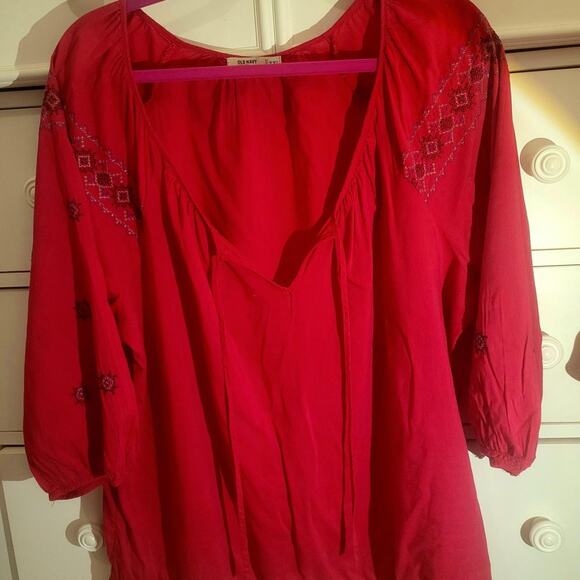 Old Navy Tops - Boho Peasant Deep Pink Old Navy Top with embroidered details